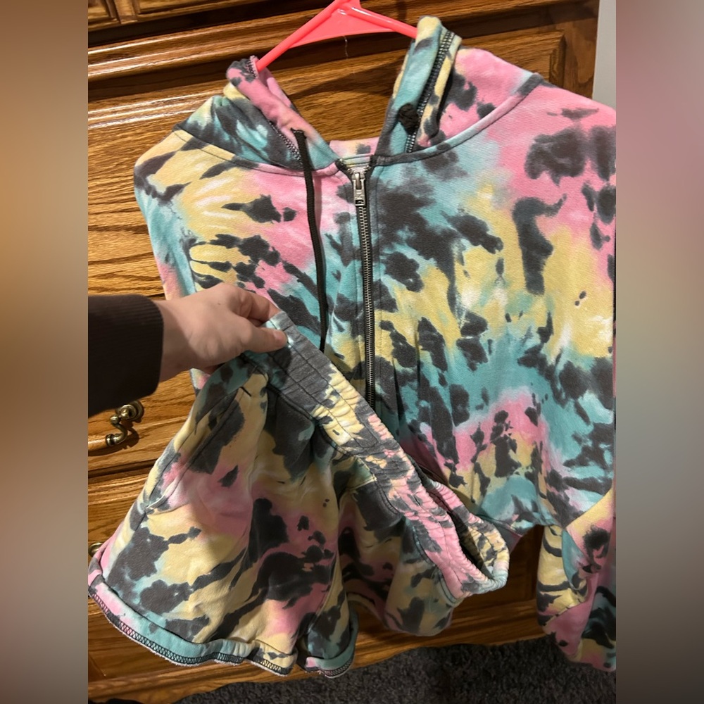 Hollister matching set (top is cropped)Top is size medium bottoms are small